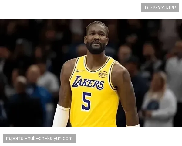 艾顿攻防两端被针对仍长时间在场 雷迪克固执用人再遭批 艾顿攻防两端被针对仍长时间在场 雷迪克固执用人再遭批